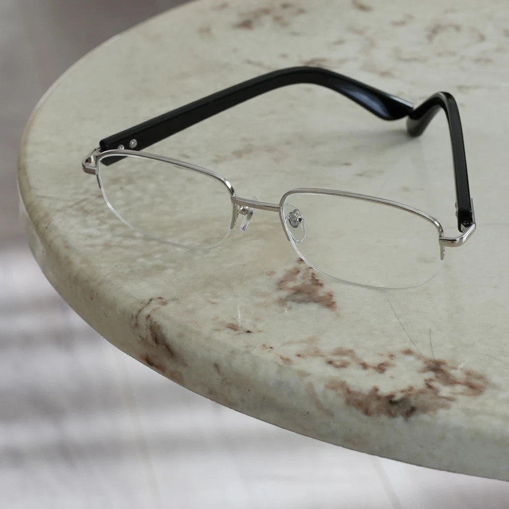 黒べっ甲 x K18ホワイトゴールド ハーフリムフレーム MT008KW