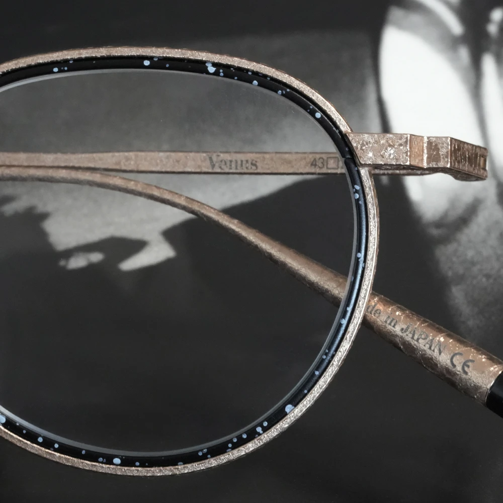 Selenite Venus col.1