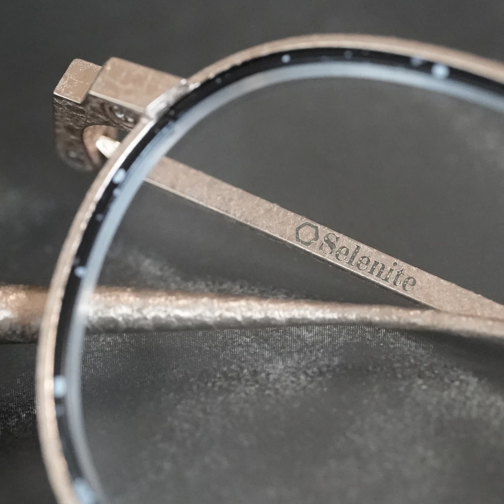 Selenite Venus col.1